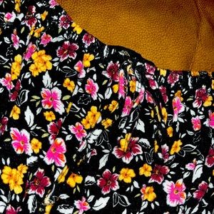 Off the shoulders blouse. Size Large